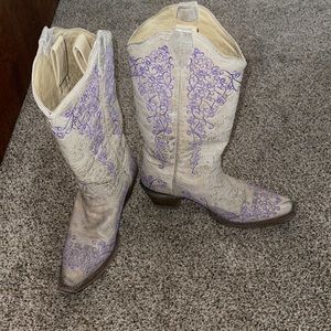 Corral boots